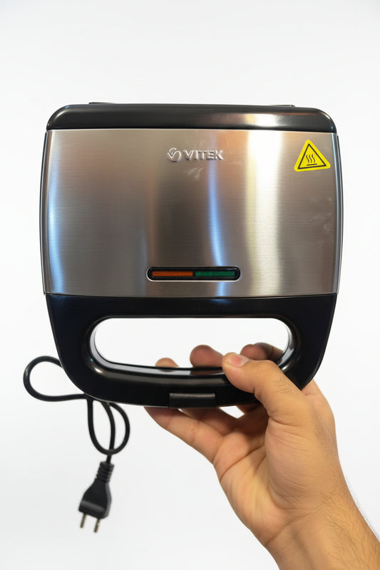 Vitek VT‑7147 Sandwich Maker | 750W | Non-Stick Plates | 4 Triangular Toasts | Compact & Safe Design